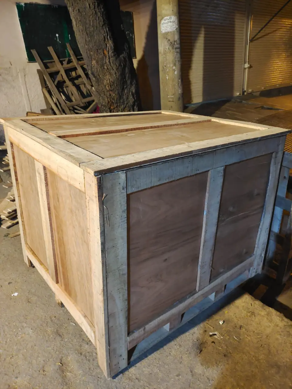 alt="plywood crate"